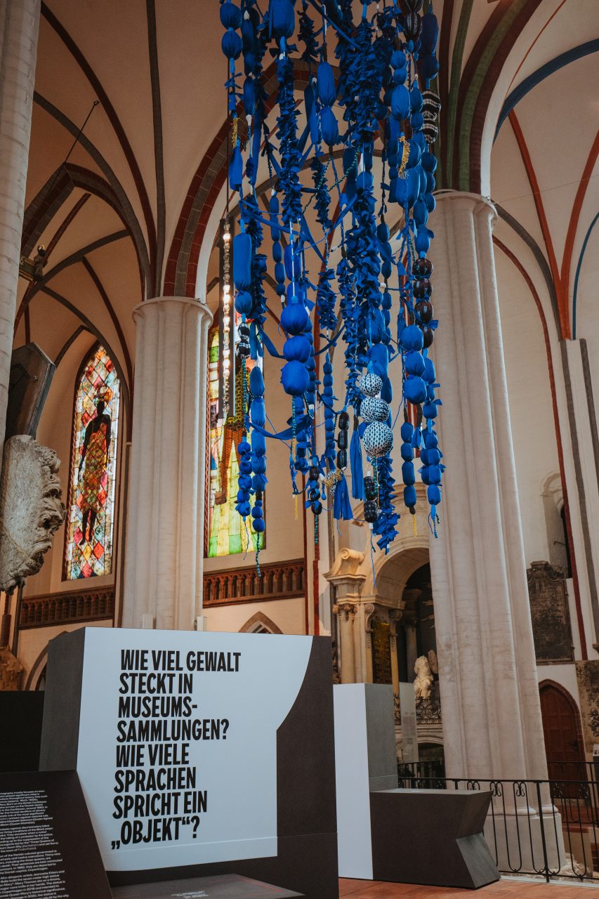 Entangled Histories of the Blue